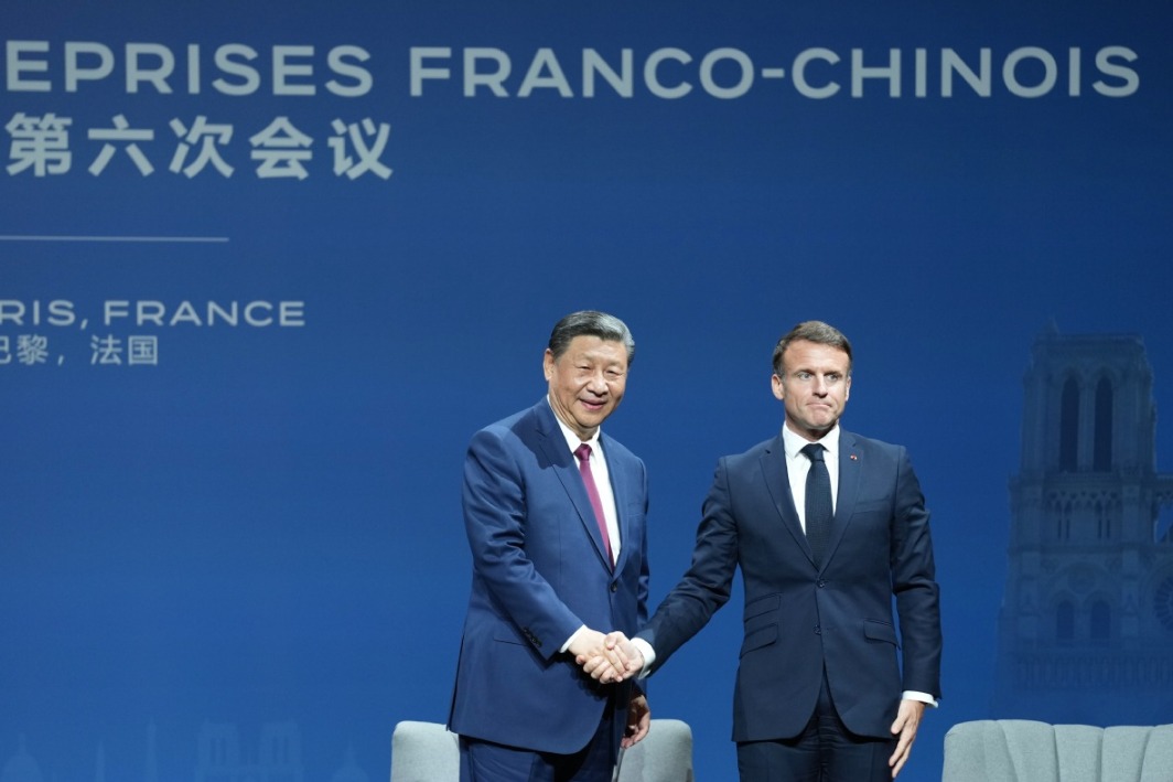 Xi assiste à la cérémonie de clôture de la sixième réunion du Conseil d’affaires Chine-France avec Macron
