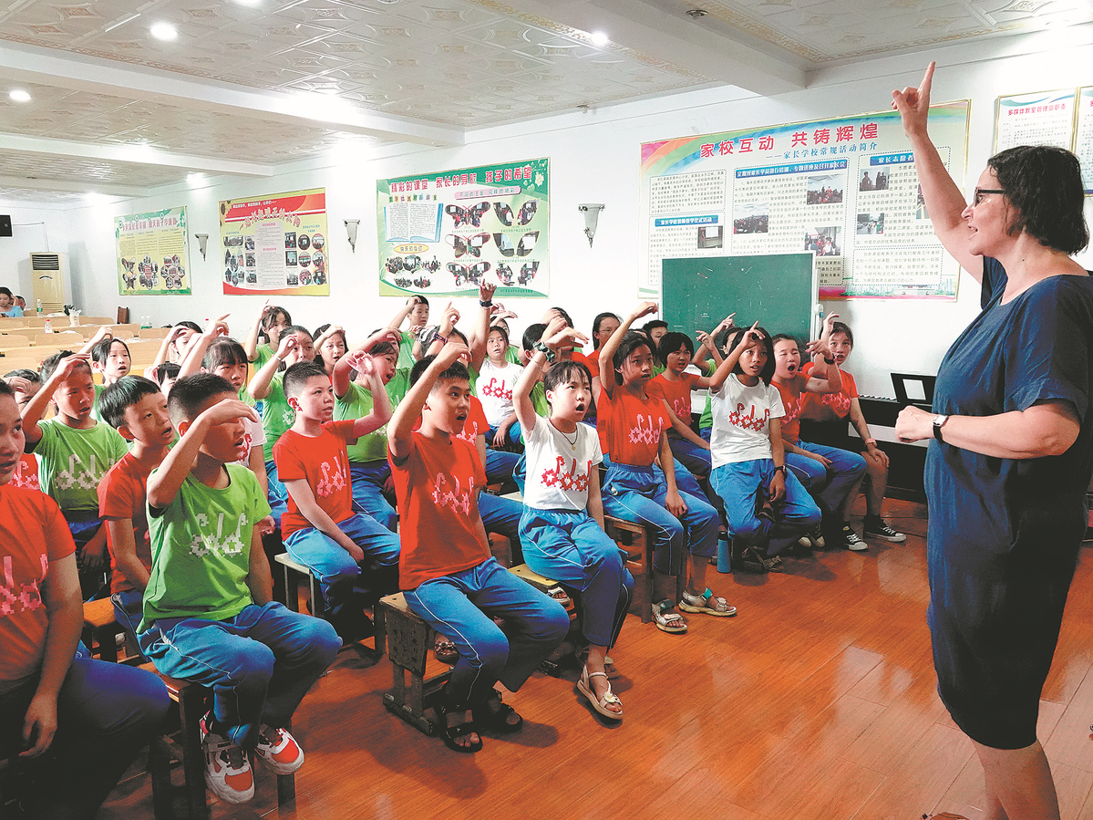 Choral singing method transforms lives in Hunan