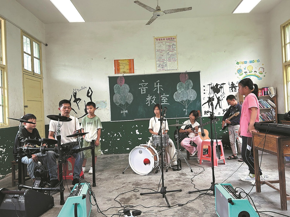 Volunteer's Effort Is Music to Village Kids' Ears