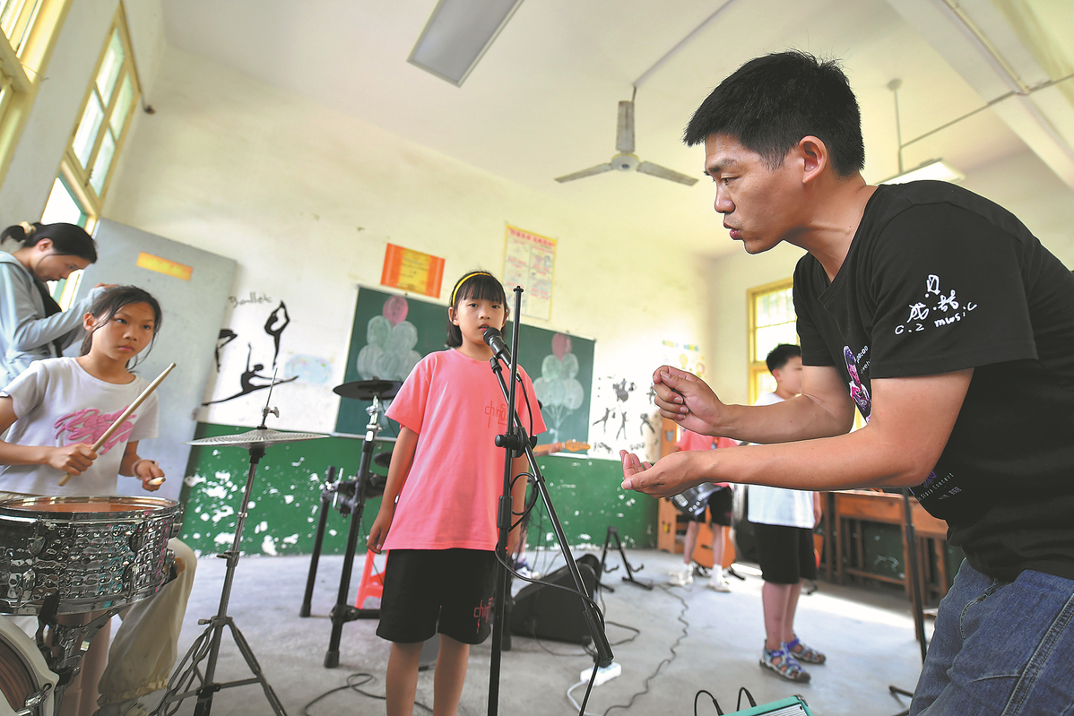 Volunteer's Effort Is Music to Village Kids' Ears