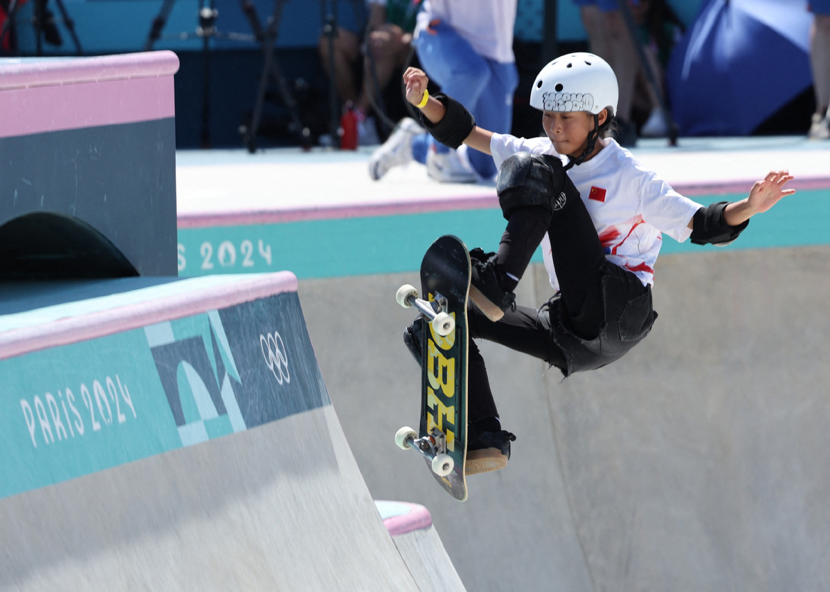 Chinese skateboarder Zheng makes Olympic history