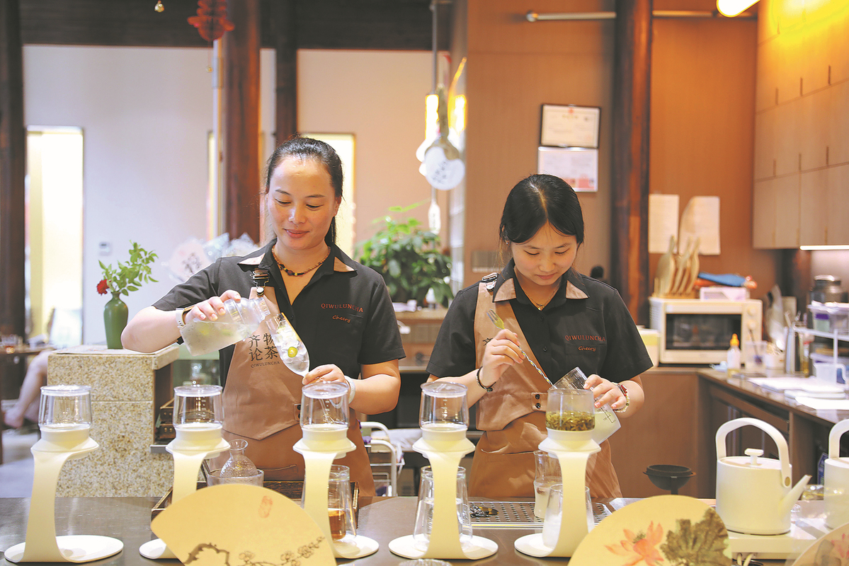 Major beverage players enjoying high tea time