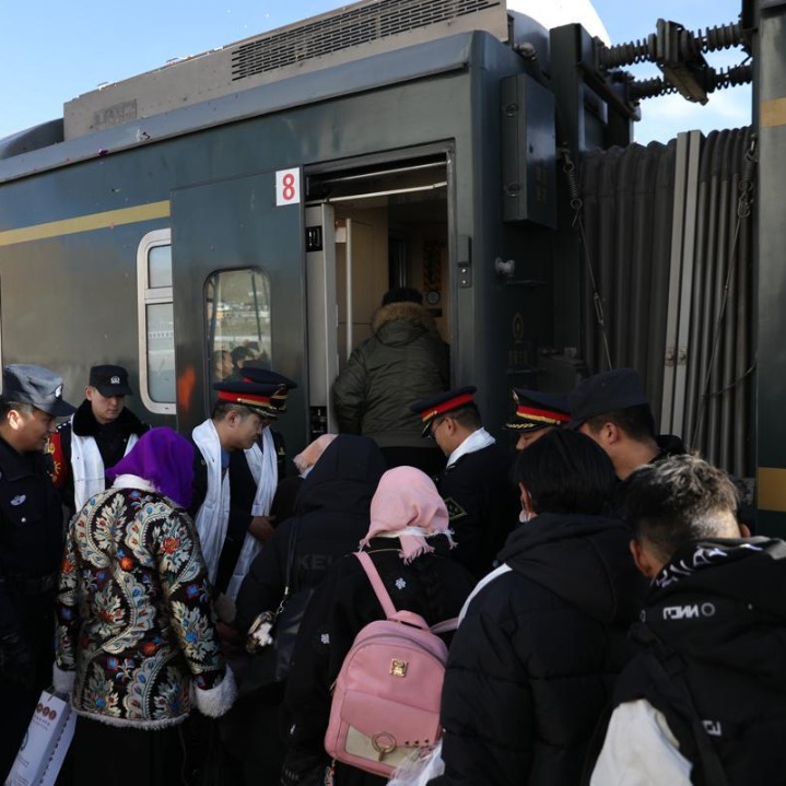 Qinghai-Xizang Railway sets passenger record during 14th FYP period