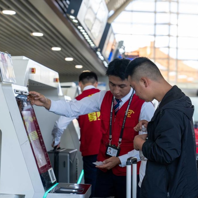 In six decades, Xizang's civil aviation soars to new heights