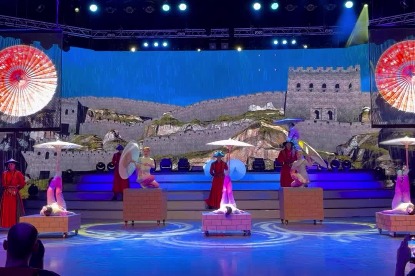 Chinese acrobats captivate Spanish audience with dazzling skills