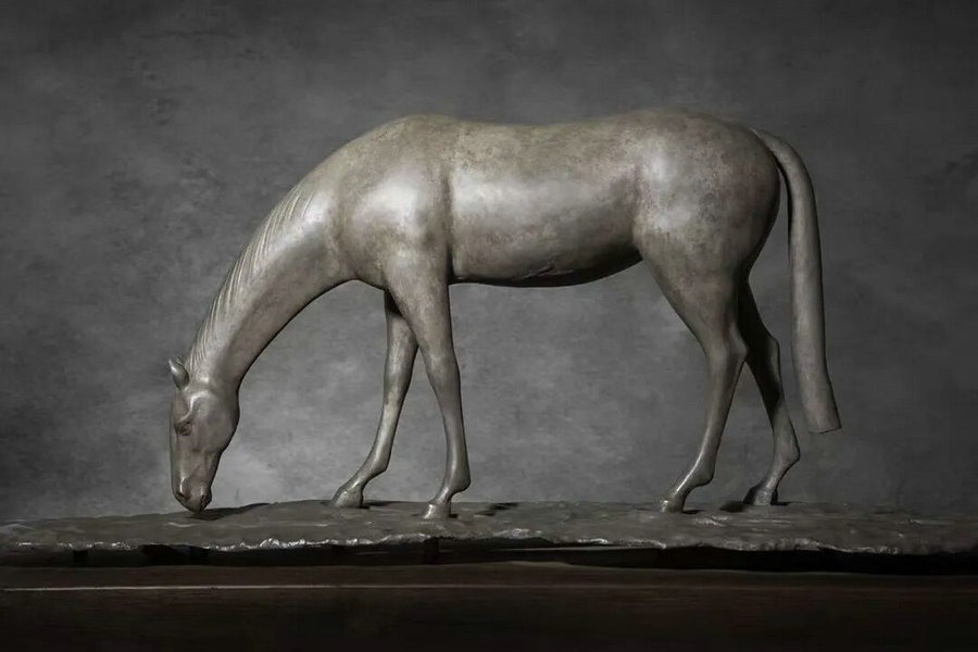 Horse sculptures gallop into National Art Museum of China