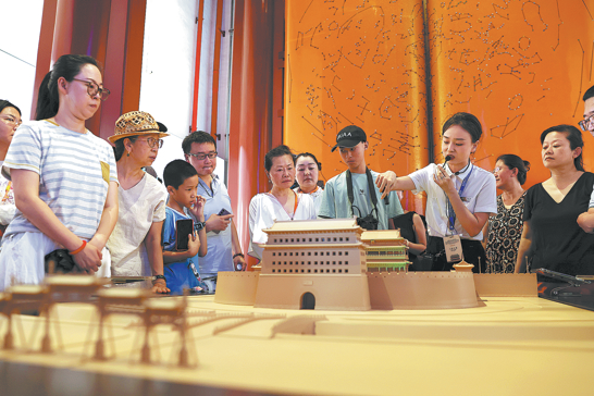 Reopened tower offers sweeping view of Beijing's axis