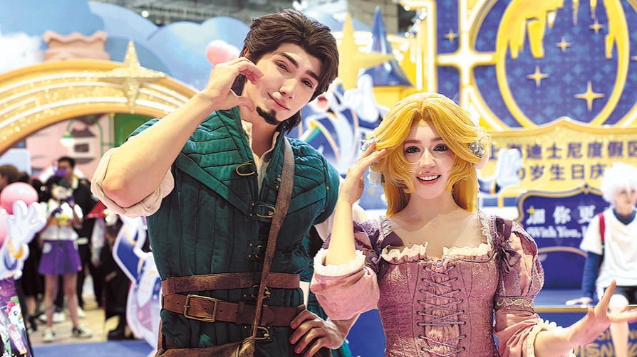 60,000 cosplayers from around the world attend Shanghai event