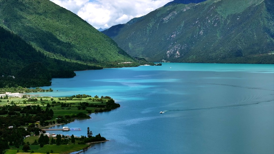 Basum Lake, emerald in hidden vale