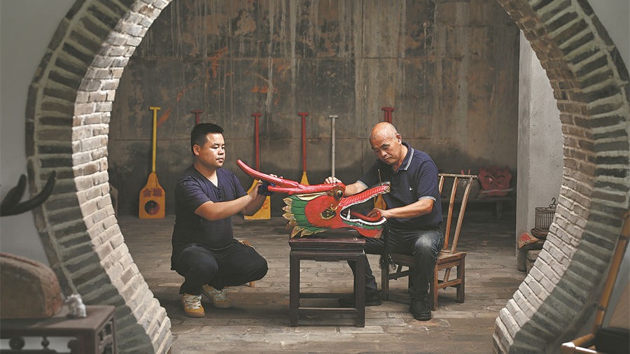 Inheritor steers dragon boat traditions