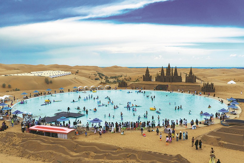Visitors discover an oasis of relaxation in the Kubuqi desert