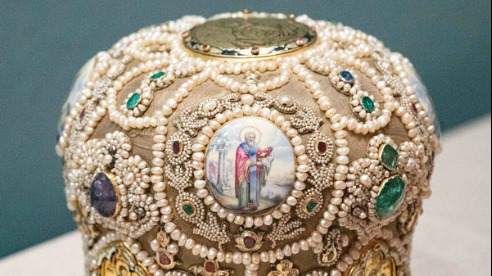 A czar's gift comes home