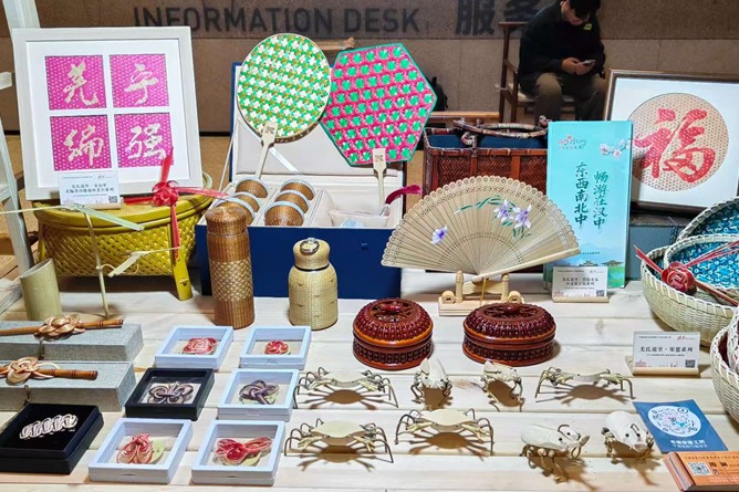 Beijing museum showcases Shaanxi folk arts