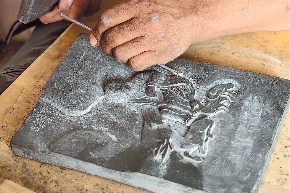 Carving a future in a traditional art
