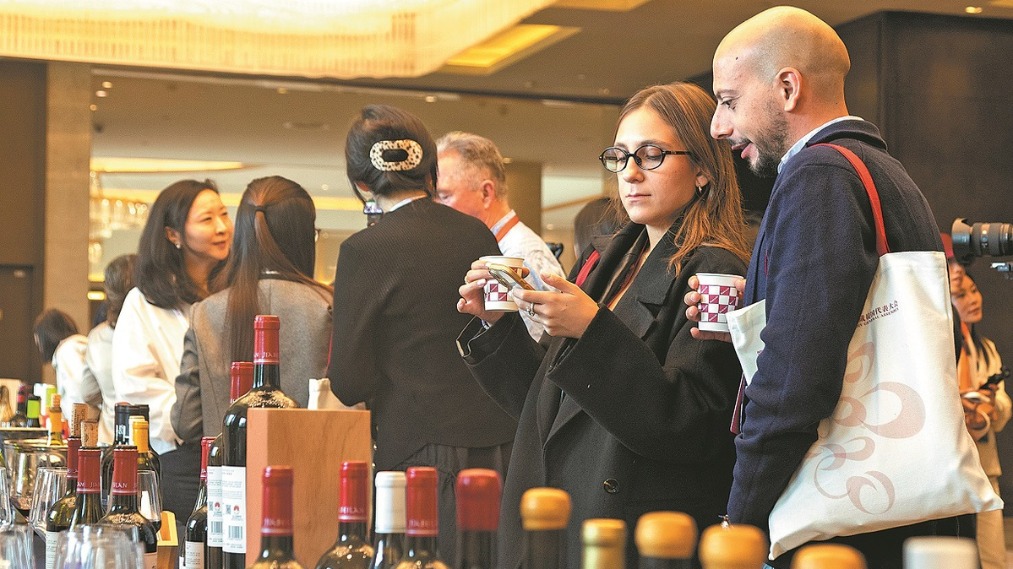 Intl congress in Ningxia raises a toast to growth of China’s wine industry