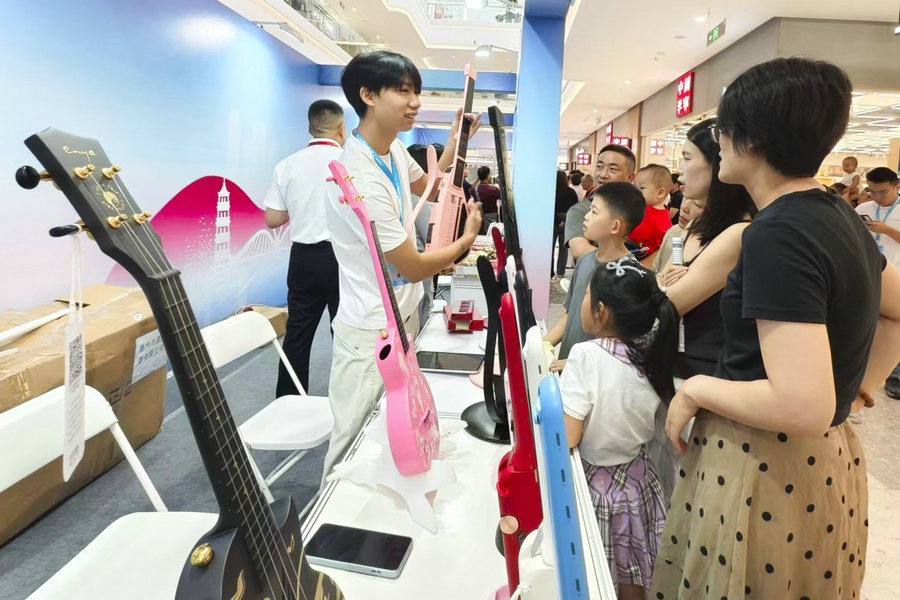 Huiyang's guitar industry hits high notes
