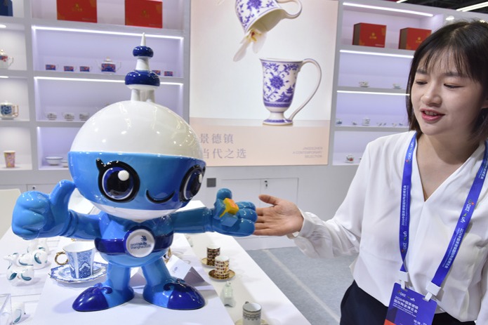Jingdezhen Ceramics Expo attracts over 1,000 buyers