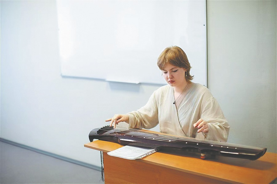 Russian freshman strikes chord of cultural harmony